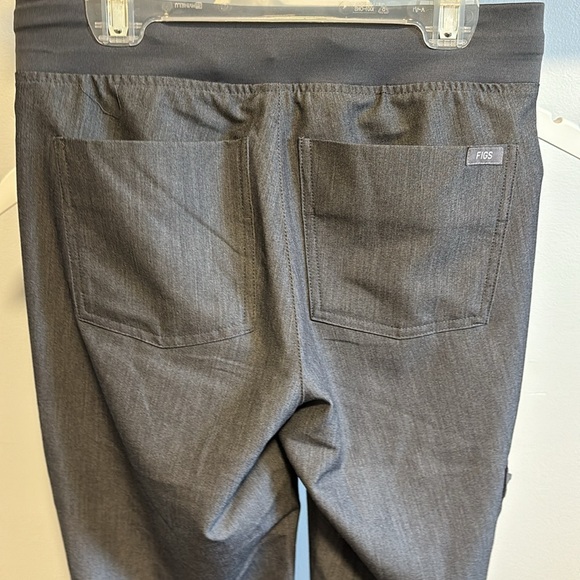 Figs Zamora jogger scrub pants. - Picture 4 of 9